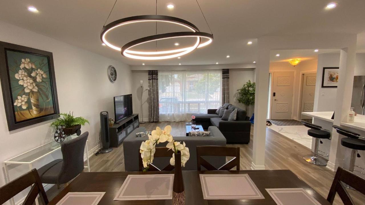 Spectacular 3 Bedroom 2 Wr House - Close To Airport Toronto Eksteriør bilde