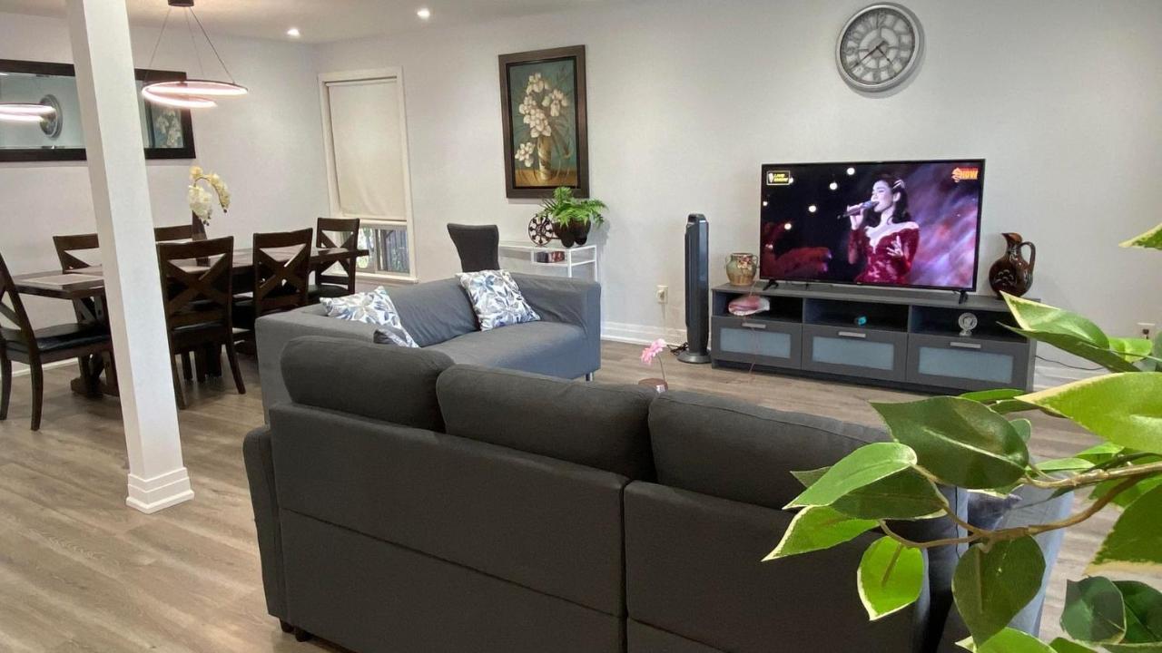 Spectacular 3 Bedroom 2 Wr House - Close To Airport Toronto Eksteriør bilde