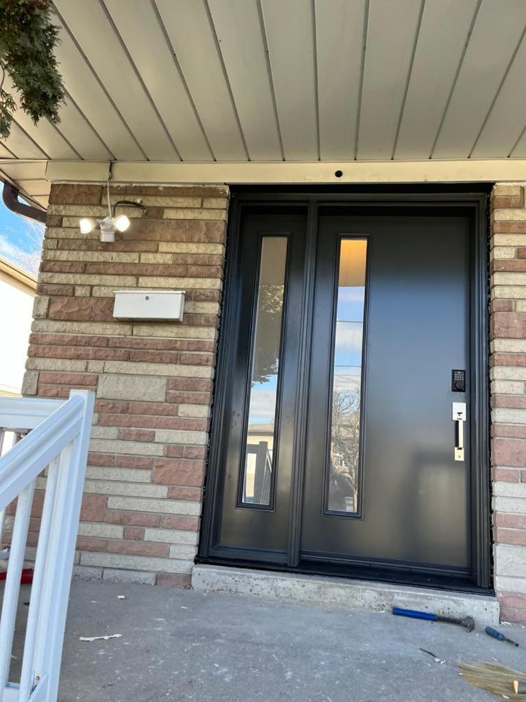 Spectacular 3 Bedroom 2 Wr House - Close To Airport Toronto Eksteriør bilde